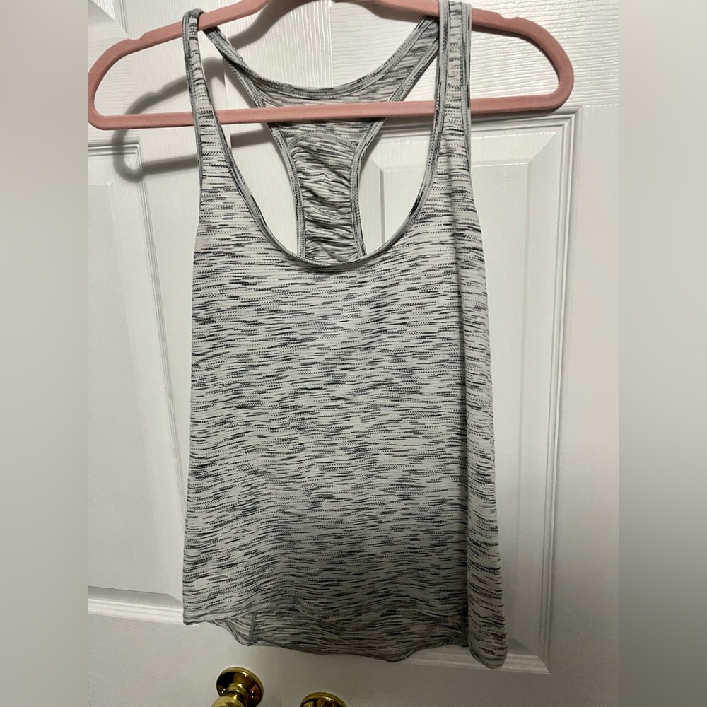 EUC Lululemon tank top Size 4/6